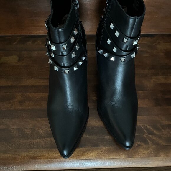 Steve Madden Black Leather Silver Studded Pointed Toe Cala Boots Size 9.5 - Picture 2 of 8